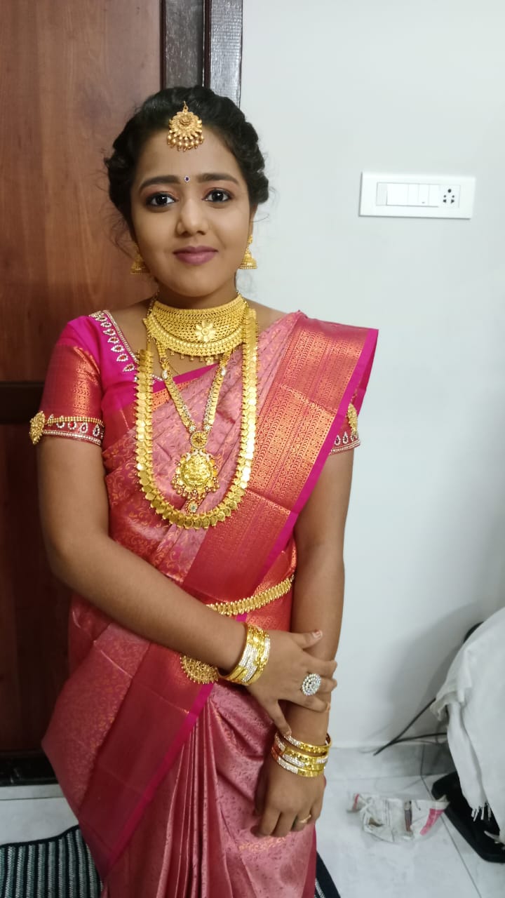 Divya Beauty Parlour